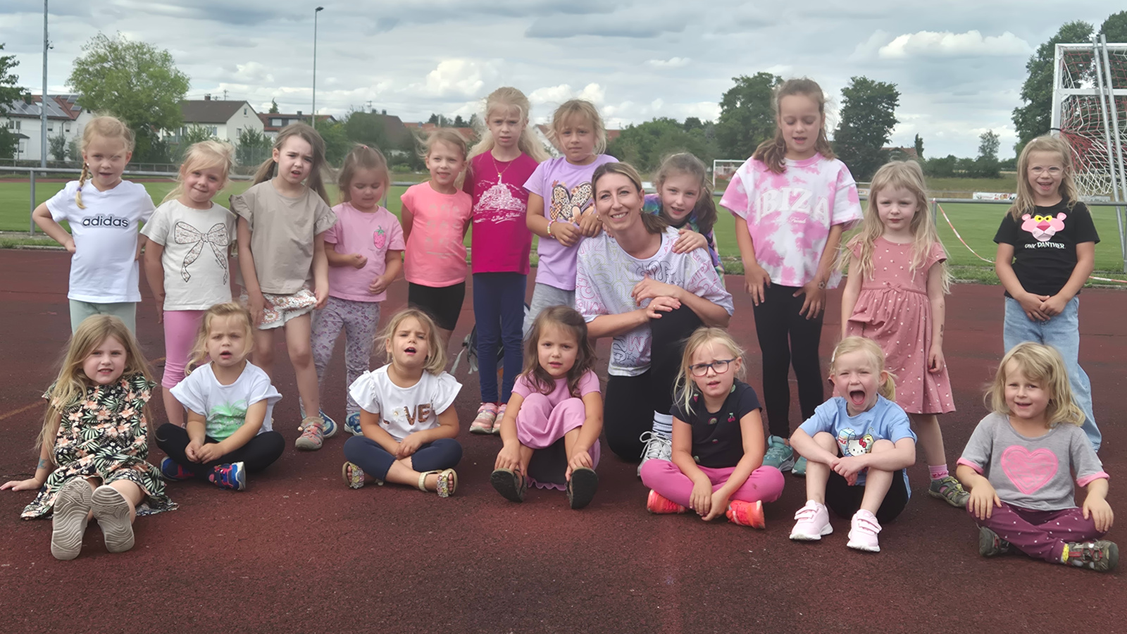 Zumba-Kids beim TV Straßdorf